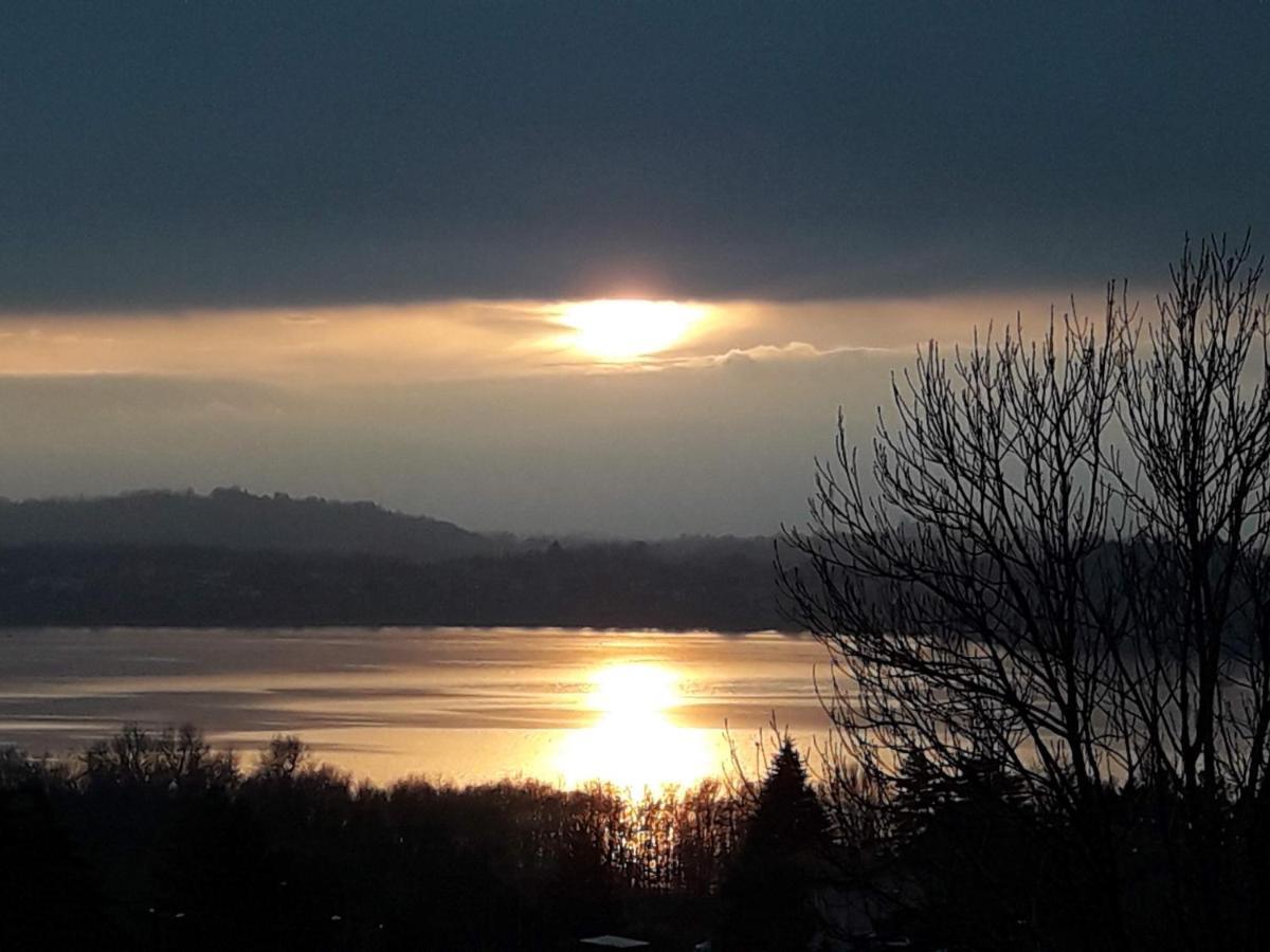 شقة Tramonto Al Lago غافيراتيه المظهر الخارجي الصورة